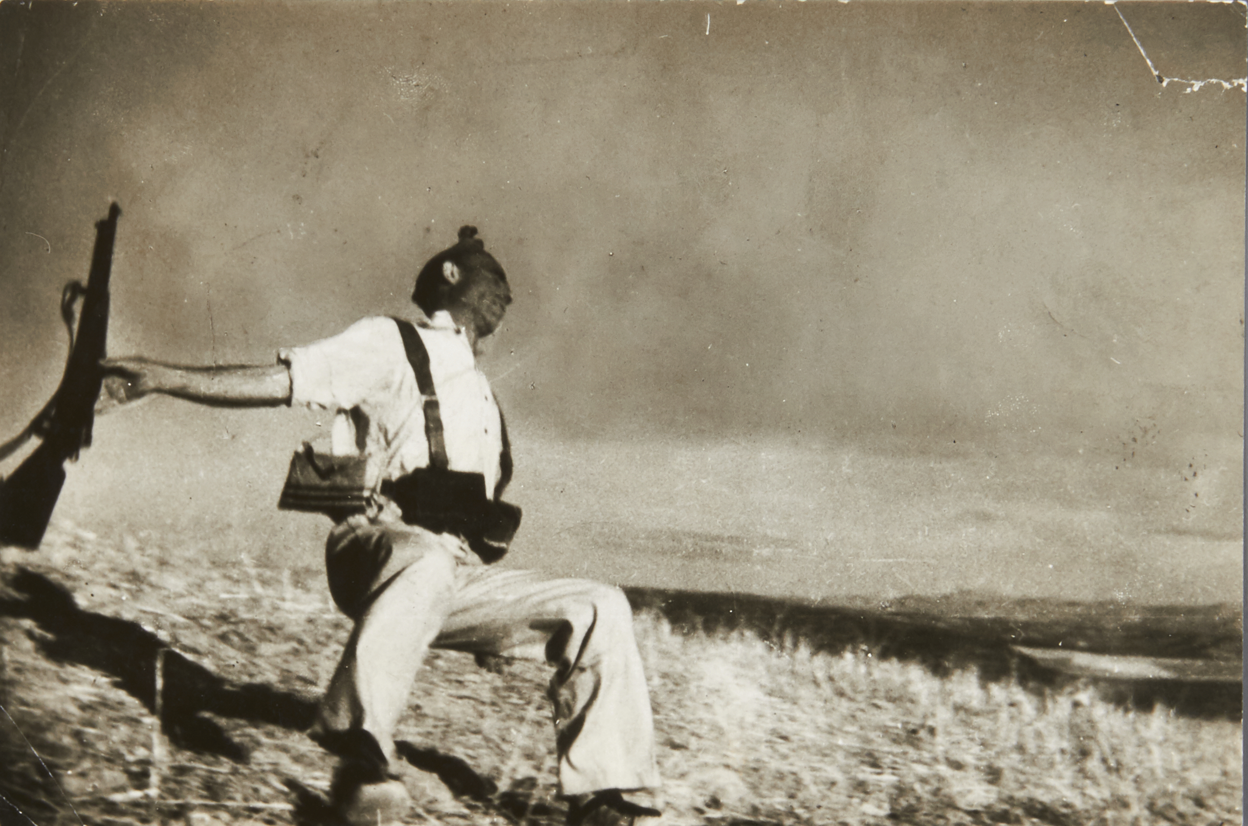 (Loyalist Militiaman at the Moment of Death),Robert Capa, Córdoba front, September 5th, 1936 