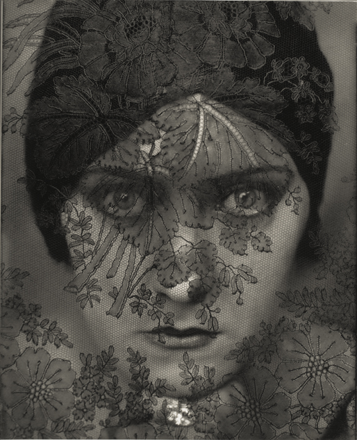 Gloria Swanson. 1924. Gelatin silver print, 16 9/16 X 13 7/16'. Gift of the photographer	(219.1961)Image licenced to Todd  Brandow FEP Editions LLC by Todd  BrandowAdditional copyright permission to reproduce the work of EDWARD STEICHEN must be